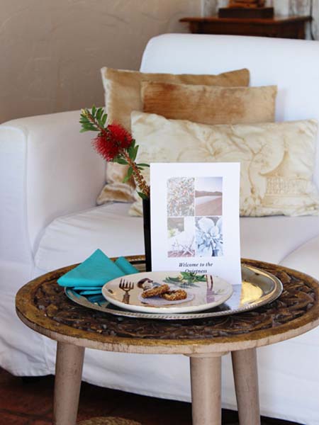 extras-hotel-en-frigiliana-detalle-de-bienvenoida